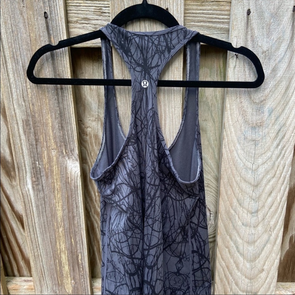Lululemon gray tank top Size 6